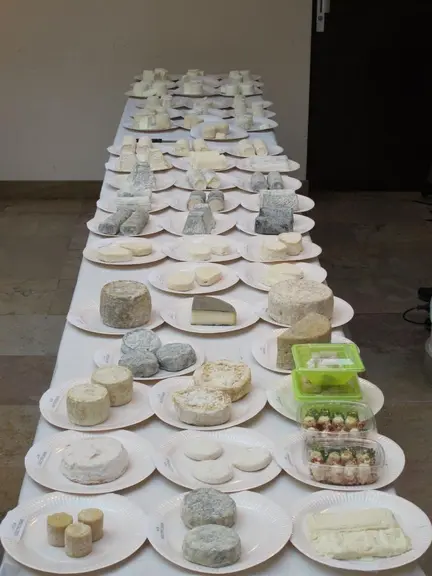 Plus de 50 fromages au lait cru ont été jugés.