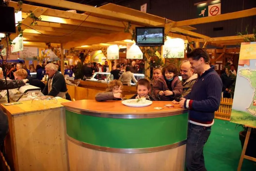 Vente de fromage à la chèvrerie