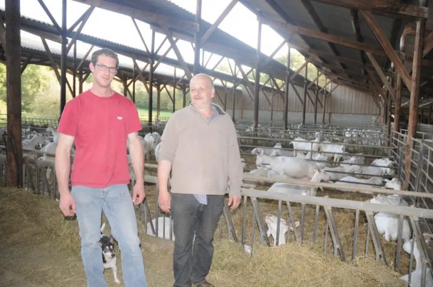 KOR DESEURE (À DROITE) ET SON ASSOCIÉ JOS
VANZANTEN qui a commencé à reprendre des parts de l’exploitation