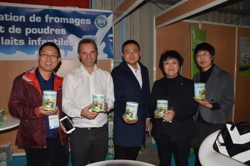Les distributeurs chinois de la poudre de lait de chèvre sont venus en France pour découvrir la filière française lors de Cap’inov et visiter la laite