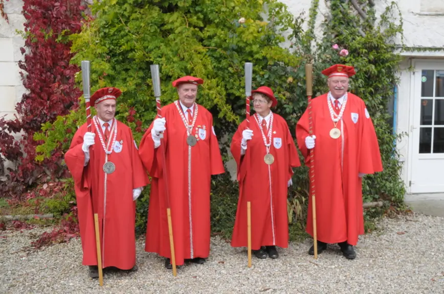 La commanderie de l'AOP sainte- maure-de-touraine participe à la promotion du fromage.  © M.-A. Batut