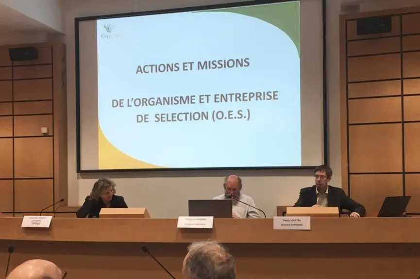Le bureau de Capgènes ( de gauche à droite :  Geneviève Barrat, présidente de la  COS , François Perrin, président de Capgènes et Pierre Martin, direc