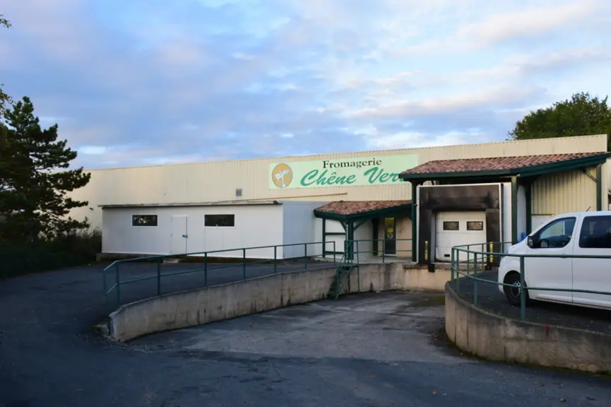 Les travaux d’agrandissement de Chêne vert ont commencé. Ils prévoient une extension de 1 800 m² pour l’expédition et la fabrication. © D. Hardy