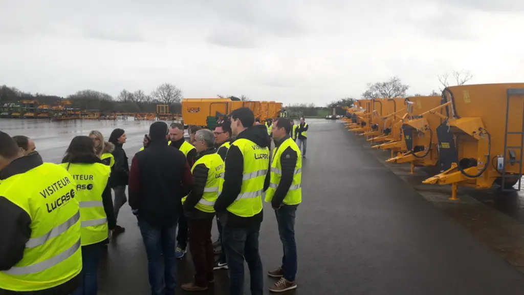 La journée de restitution des travaux de CAPHerb sur la ration mélangée s’est terminée avec une visite de l’usine de fabrication et d’assemblage de mé