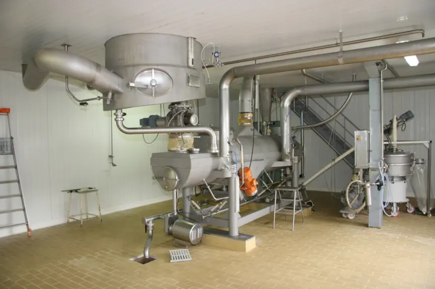 L’ULVV étudie maintenant la possibilité de séparer les composants du lait de chèvre, crème d’un côté et phases protéiques de l’autre, afin de les prop