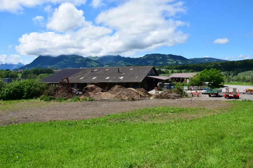 Le compost a permis de redonner du sol et de la vie à l’ancienne gravière. © D. Hardy