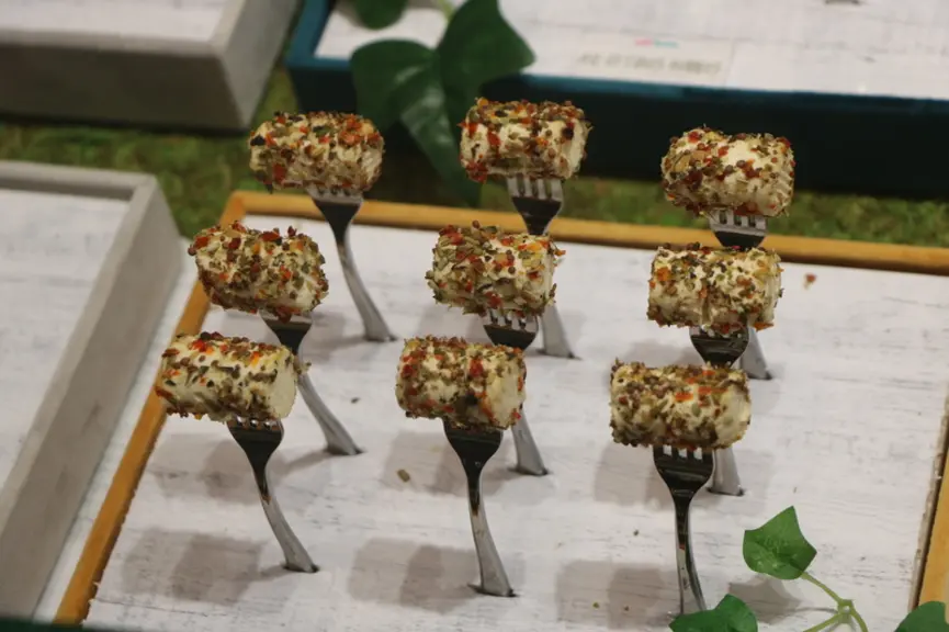 Le fromage de chèvre offre un éventail large d'applications à la cuisine. Les transformateurs ne manquent pas d'idées pour présenter leurs innovations