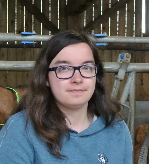 Pauline Legallo, éleveuse de 40 chèvres et fromagère dans le Finistère.