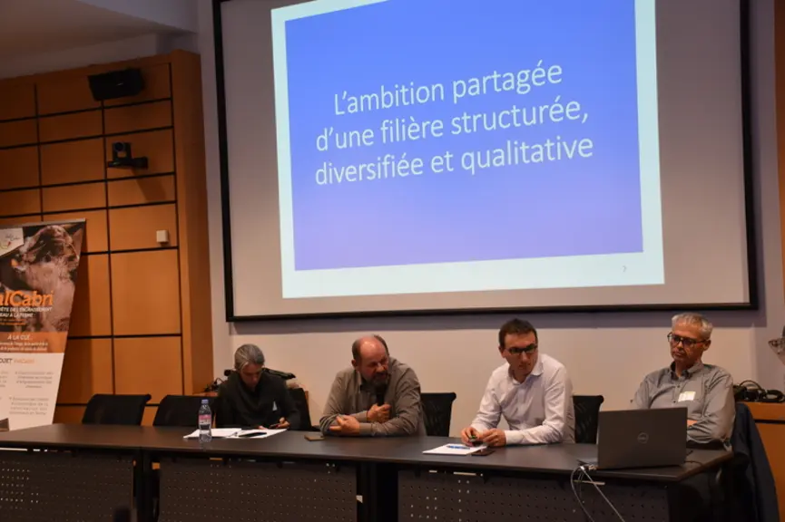 Marie Drouet (Idele), Franck Moreau (Fnec), François Frette (Interbev) et Jérôme Normand (Idele) font partie des équipes qui ont travaillé pendant tro