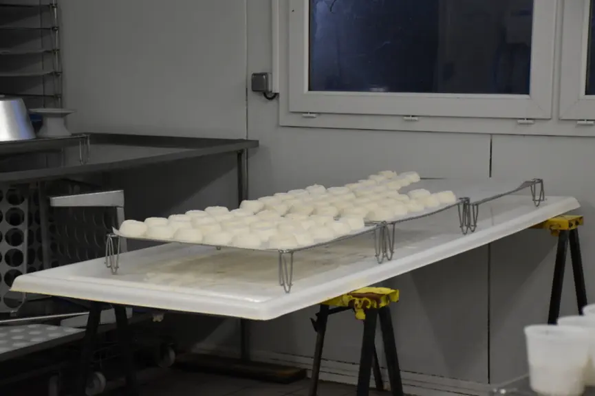 Responsable de cuisine centrale dans une précédente vie professionnelle, Gwenaëlle maîtrise les règles d'hygiène, un atout pour l'installation.
