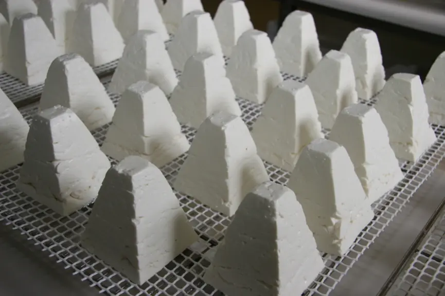 Pour des fromages de qualité et des processus de transformation maîtrisés, les mesures régulières de l'acidification sont un facteur clé.