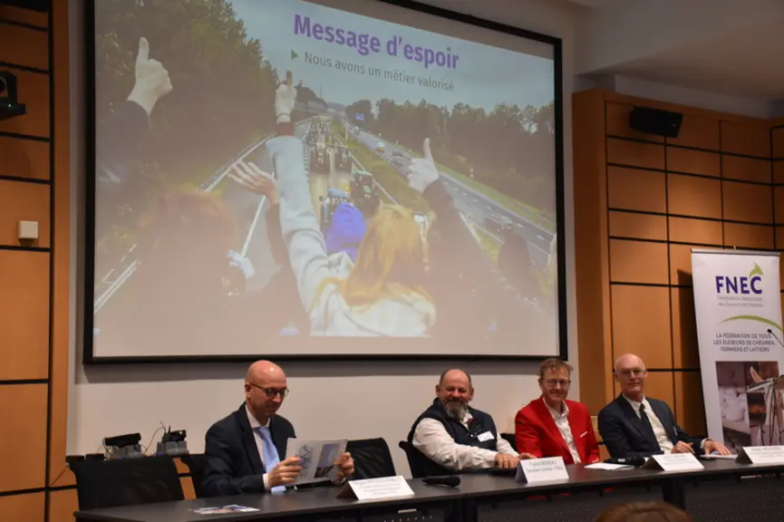 La table ronde, intitulée « les principales filières caprines en Europe : état des lieux, enjeux et perspectives », a réuni des représentants caprins