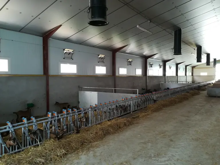 Nouveauté de la société Huesker, Lubratec Smart est une gestion intelligente et synchronisée des différents systèmes de ventilation naturelle (rideaux), de ventilation ...