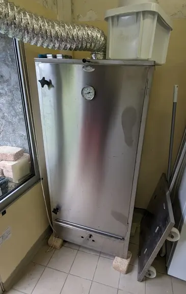 Le fumoir (fermé) du Centre fromager fermier Actalia de Carmejane