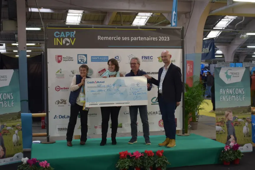 Remise de chèque à Capr'Inov