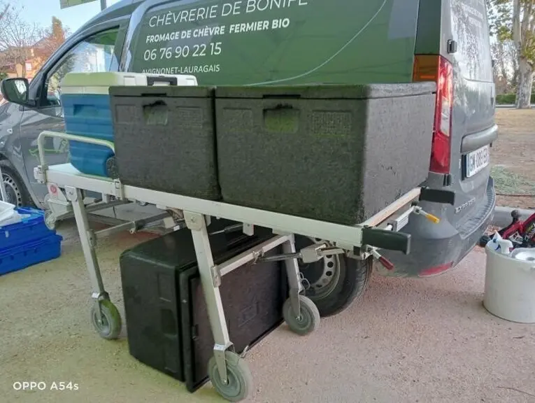Brancard pour transporter les fromages fermiers