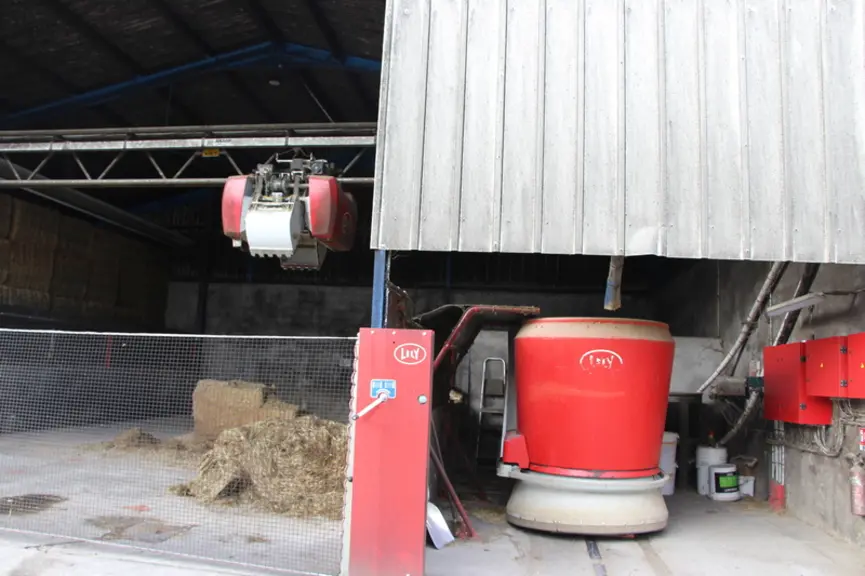 <em class="placeholder">Cuisine du robot d'alimentation des chèvres</em>