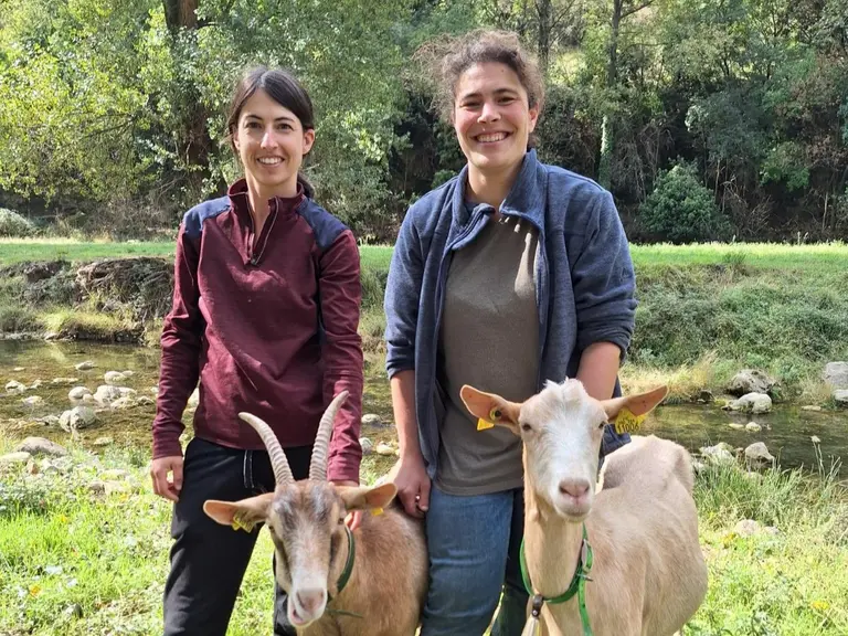 Amandine, Laetitia Chauchard et deux chèvres