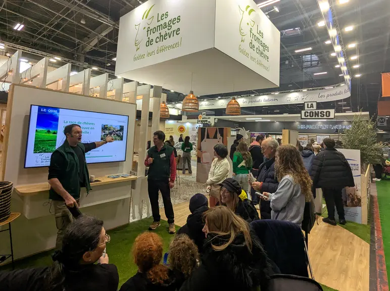 Stand des fromages de chèvre dans le pavillon 1 du salon de l'agriculture 2025
