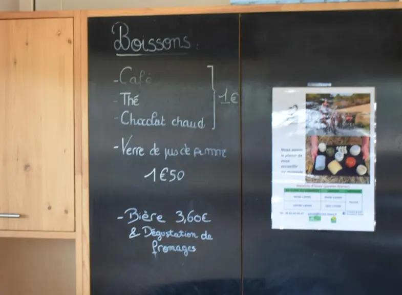 <em class="placeholder">Ardoise dans une chèvrerie avec vente d'alcool </em>