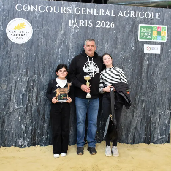 Alexandre Péant et ses filles lors de la remise du Trophée Gènes avenir en alpine