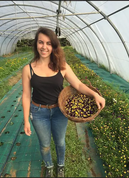 Elodie Teixeira a su convaincre les banques et le financeur solidaire Airdie pour un projet hors du commun : produire des fleurs comestibles.  © O.Baz