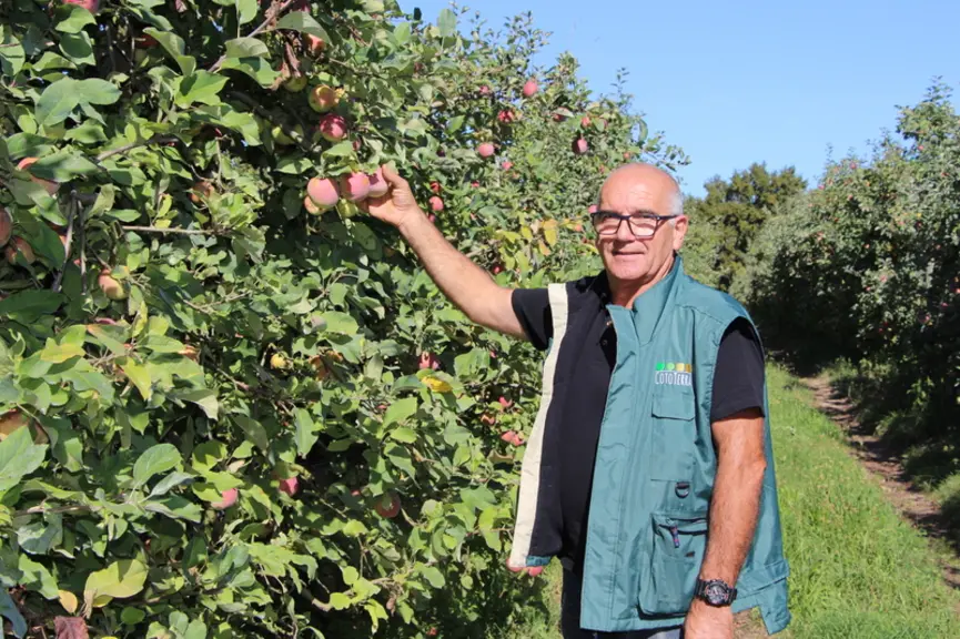 Pour Michel Delhommeau, l’aspect humain est un autre point essentiel de la biodynamie. « Nous travaillons avec Demeter sur un volet social et sociétal