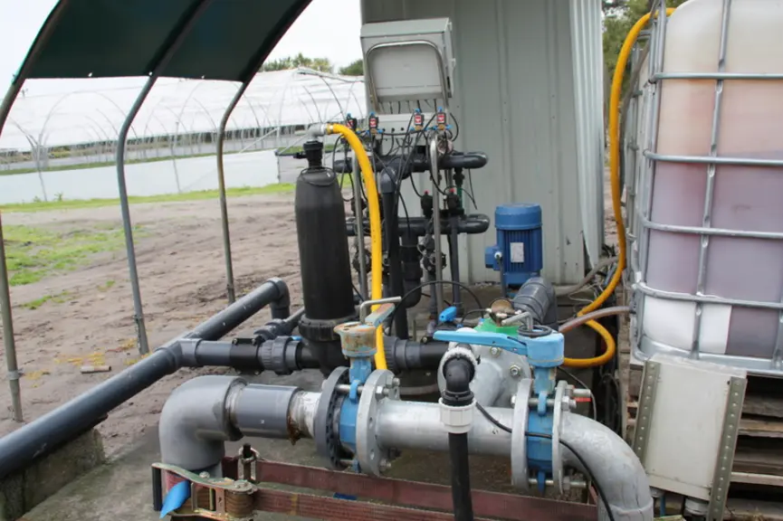 Les cultures sous serres sont fortement utilisatrices d'outils numériques notamment pour le pilotage de l'irrigation. © RFL