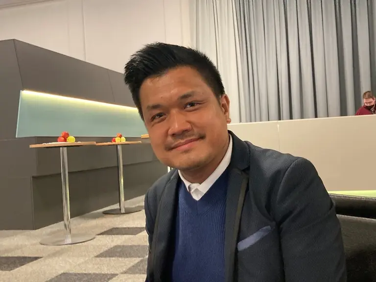 Vadhana Khath, chef de projet pour Medfel, travaille depuis 9 ans pour Spas Organisation. Il y gère des salon grands publics sur le bien-être et les m