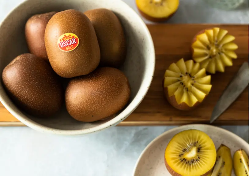 Primland avait débuté l’aventure du kiwi jaune avec la variété Jingold, mais qui était très sensible au PSA. La coopérative est repartie sur la nouvelle variété AC11778 en 2013-2014 et commence à récolter les fruits de cette réorientation : 500 t se vendent aujourd’hui.