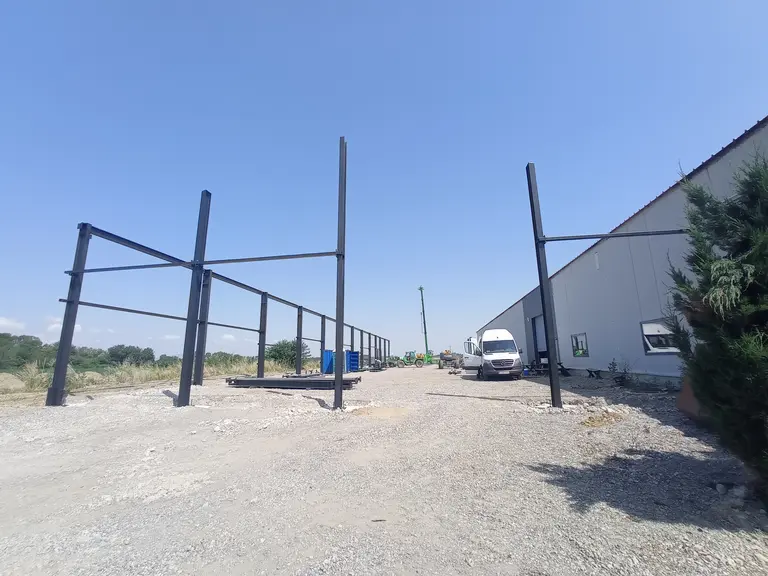 Pour suivre la croissance des volumes, Cormorèche s’agrandit. Les travaux sont en cours, pour doubler la surface du bâtiment de transformation et atteindre 4 000 m2. Photo prise le 16 juin.