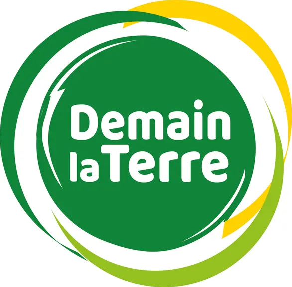De gauche à droite : Eléonore Quarré (directrice d’études à OpinionWay), Blaise Desbordes (directeur général de Max Havelaar France), Cyril Cosme (dir