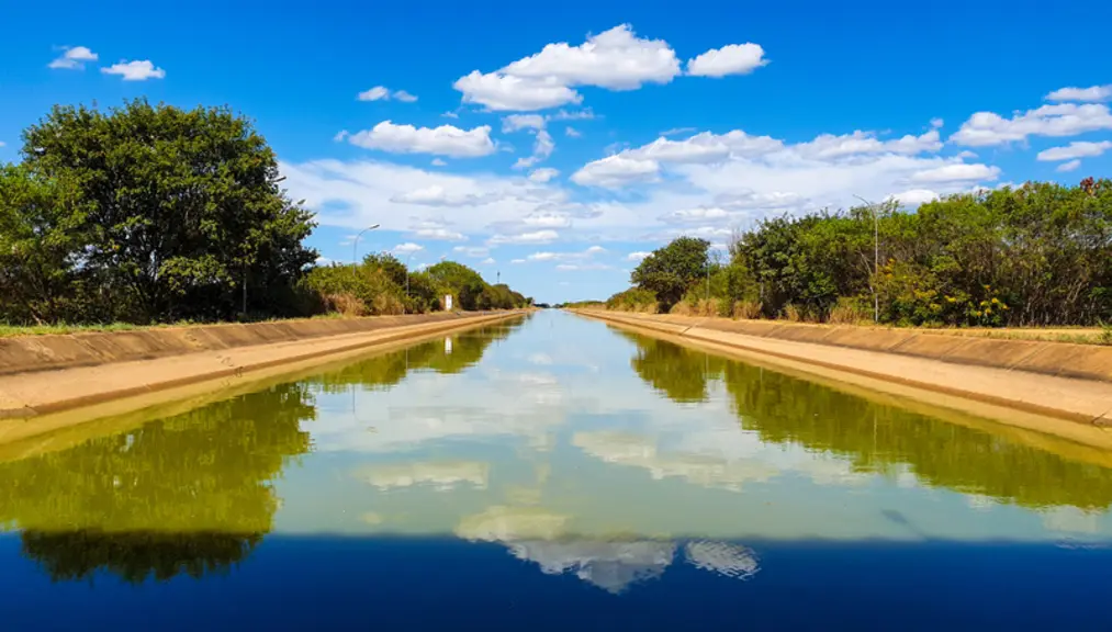 Avec les canaux secondaires et tertiaires, le réseau d'irrigation s'étend sur 400 km.