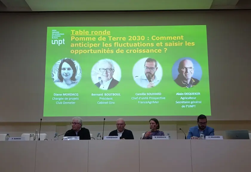 Intervenants à une table-ronde sur les perspectives du marché de la pomme de terre à 2030.