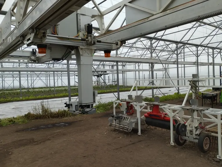 <em class="placeholder">Robot allant atteler un outil dans la ferme pilote des Fermes Debout à Saint-Nom-le-Bretèche.</em>