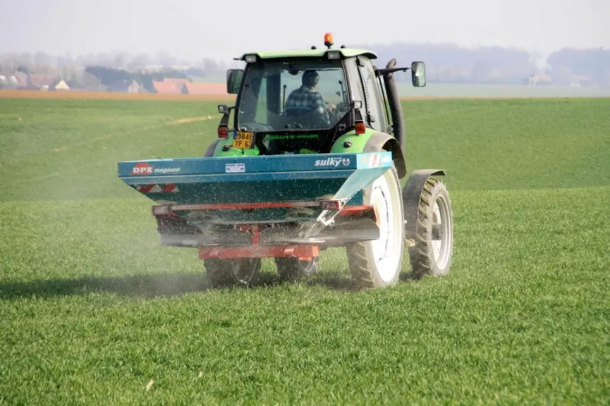 Remplacer l'urée par un engrais uréique avec inhibiteur d'uréase réduit les pertes d'azote par volatilisation, celles-ci étant préjudiciables sur le p