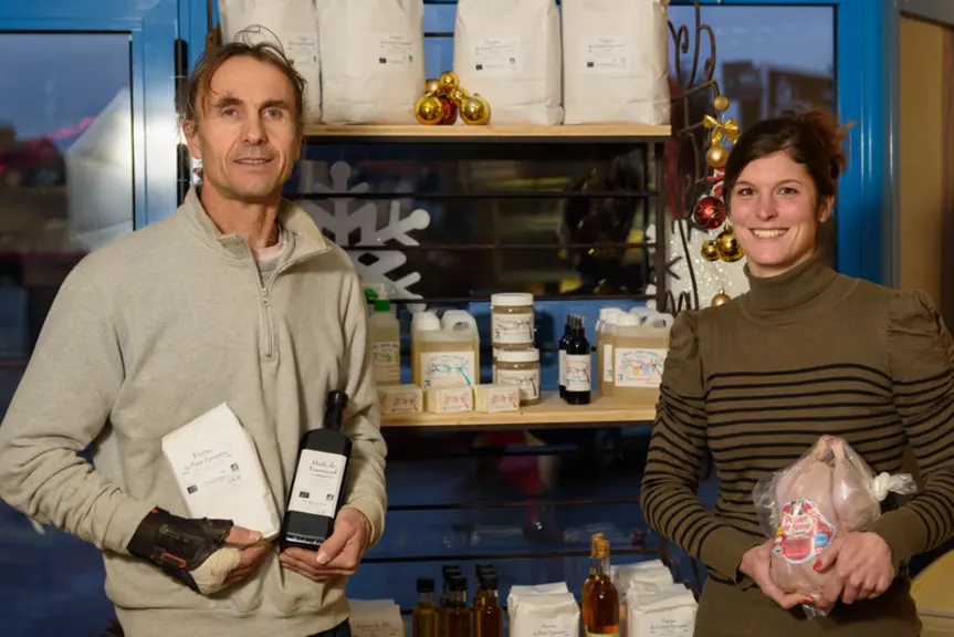 Marc Thibault et Mathilde Lemaitre, du drive fermier du Sénonais. « Par rapport à un magasin de producteurs, un drive fermier est un engagement moins