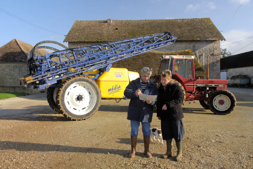 Mention " archives " obligatoire / discussion technique entre agricultrice et technicien / itinéraires culturaux et utilisation des produits phytosani
