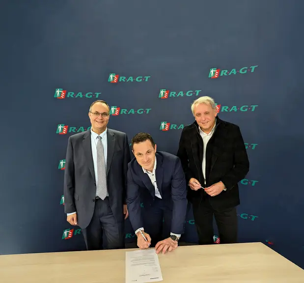 Laurent Guereiro, Damien Robert de RAGT, Eric Verjux, de DeleplanquePar son union avec Deleplanque, RAGT complète son offre de