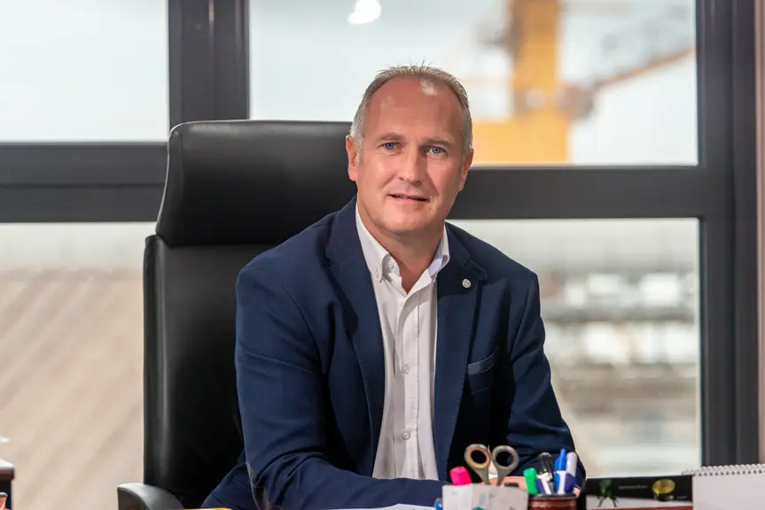Joël Ratel, directeur général de Nord Céréales, assis à son bureau.