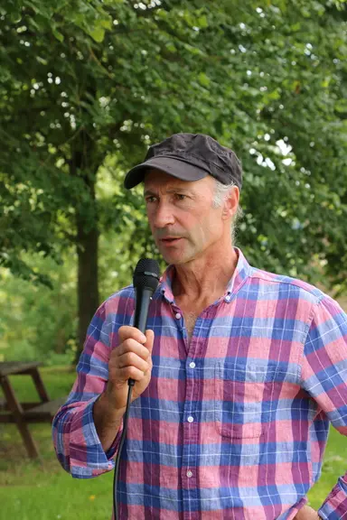 Thierry Couétil, éleveur dans la Manche © C. Pruilh