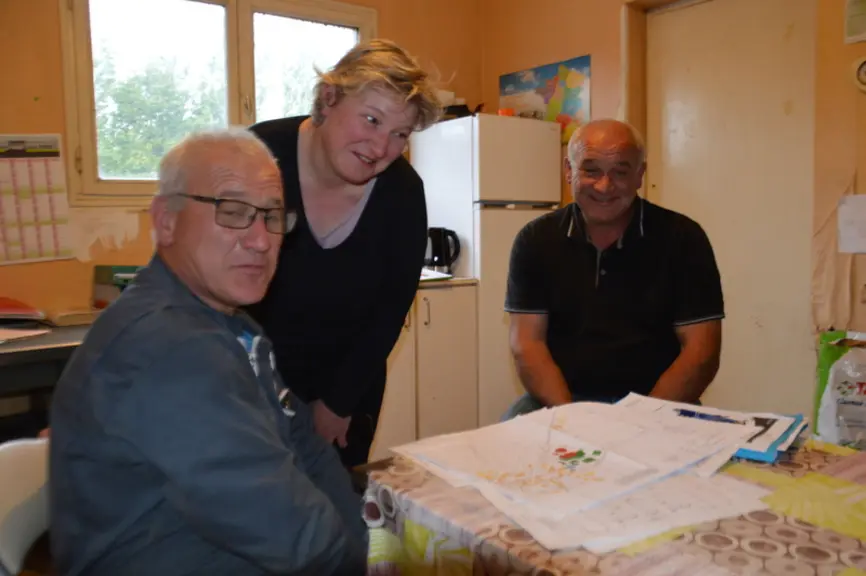 Jean-Yves, Valérie et Didier Honoré misent sur un agrandissement par étapes pour, non seulement leurs conditions de travail, mais aussi les futures installations. © C. Julien