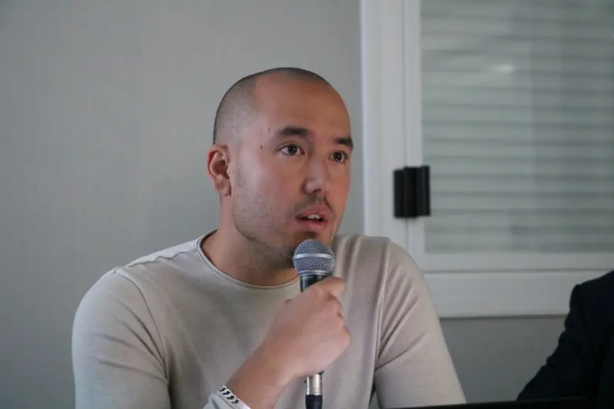 Adrien Binh du Cniel. "Pour les convertir, il faut leur ressembler, les faire participer.. " © A. Conté