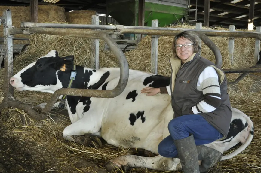 Gisèle Barret, éleveuse du Gaec des deux frères. « La préparation au vêlage est une réponse à beaucoup de problèmes. » © B. Griffoul