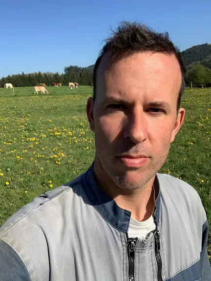 François Gilard, en EARL dans le Puy-de-Dôme. « Nous précipitons notre projet de diversification de la gamme avec un fromage. » © F. Gilard
