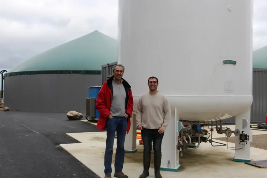 Jean-François Vinet et Erwan Bocquier. « Le projet présente des intérêts pour tous et permet de produire du méthane sans perte de CO2 dans l’air. » ©