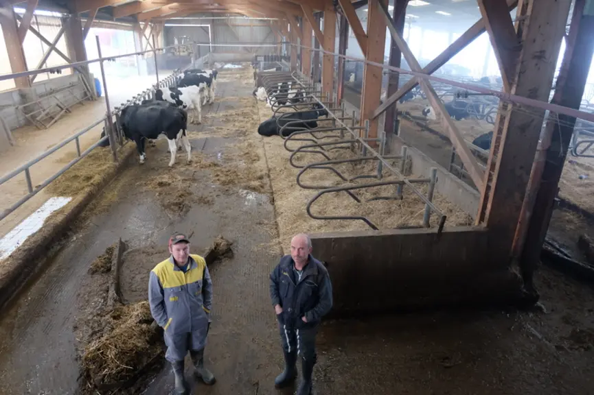 Jonathan Karcher et Gilles Urban. Le couloir derrière eux a été rajouté en 2014. Il fait office d'aire d'attente. © C. Reibel