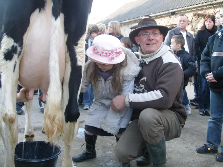 Gilbert Milin, père de Solenn. « L’accueil du public lors des portes ouvertes sur la ferme est une belle opportunité de montrer la réalité de nos fermes et restaurer la confiance. » © Ferme de Kéroudy