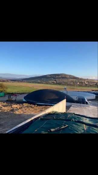 L’unité de méthanisation des érables fonctionne à 100 % avec les effluents et l’ensilage d’herbe du Gaec.
