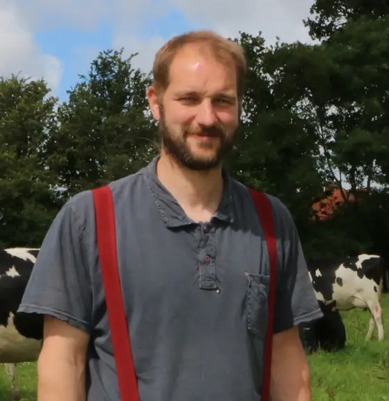 Maxence Calais, éleveur en Gaec dans la Manche.